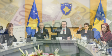 Ekskluzive: Qeveria Kurti pritet të ekzekutojë para zgjedhjeve pagën e 13-të për punonjësit e shtetit