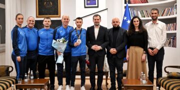 Ministri Çeku mirëpret nënkampionin e botës në karate Islam Selmanin: Ky është një rezultat historik për sportin tonë