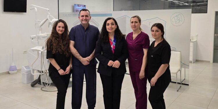 Profesionalizmi ka emër: Presidentja Vjosa Osmani zgjedh të merr shërbime orofaciale te Dr. Besim Neziri