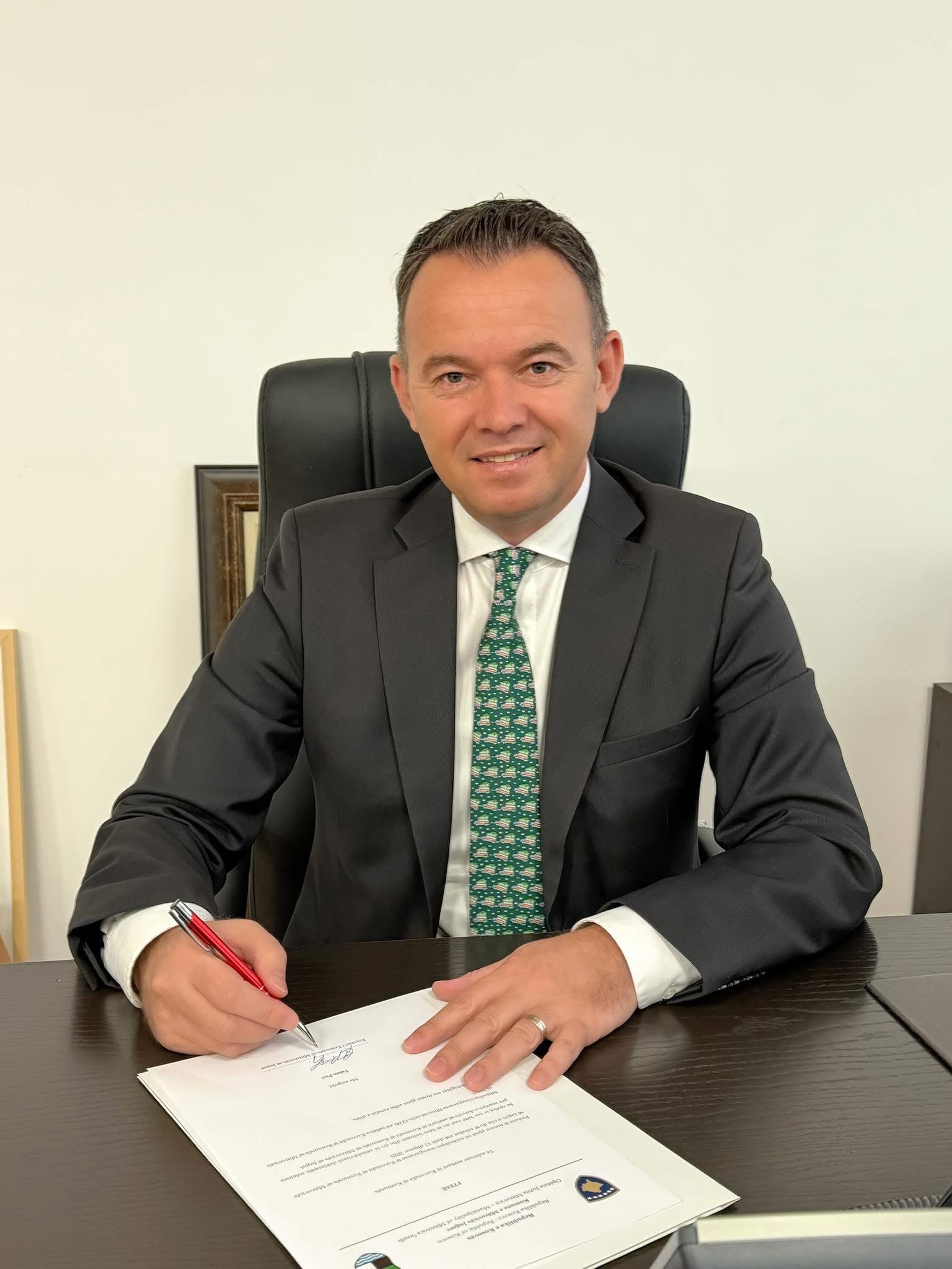 Kryetari i Mitrovicës, Faton Peci, thërret mbledhjen inauguruese të kuvendit të komunës