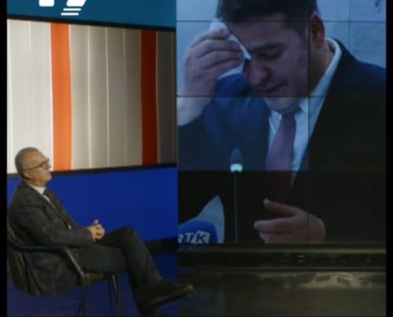 Dugolli i VV-së mundohet të arsyetoi djersitjen e Mujës në konferencë: Ka probleme se është duhanpirës