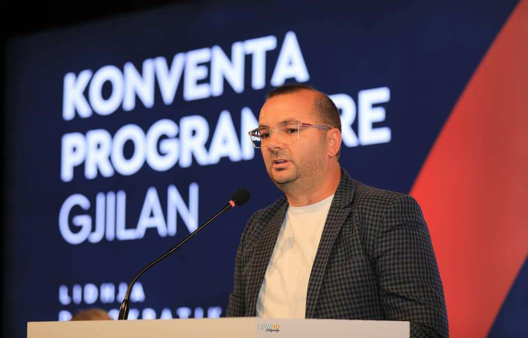 Çudi kosovare: Arbër Ismajli i LDK-së humbi thellë nga VV në Gjilan, ama synon të bëhet deputet