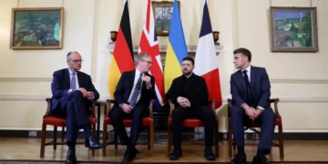 Kryeministri britanik takohet me Zelenskyn: Ne qëndrojmë me Ukrainën, do t’ju mbështesim