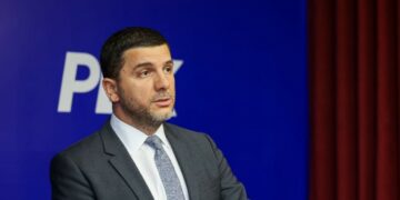 Memli Krasniqi fton shqiptarët në protestën e Shkupit në mbrojtje të ish-krerëve të UÇK’së: Liri për çlirimtarët