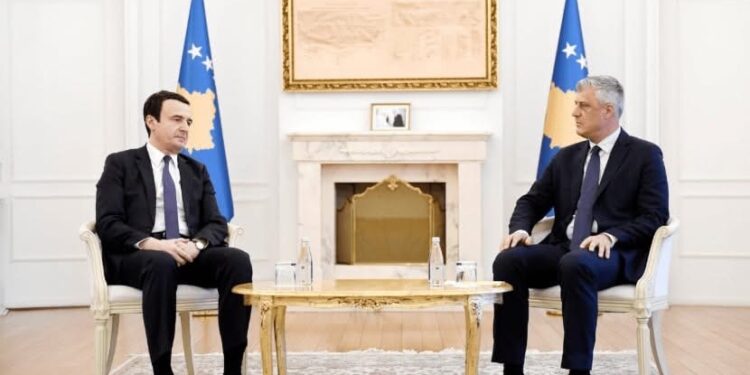 “Ata duhet ta publikojnë”: Kurti e publikoi marrëveshjen ‘sekrete’ Thaçi–NATO, por s’guxon ta publikojë letrën e Trendafilovës”