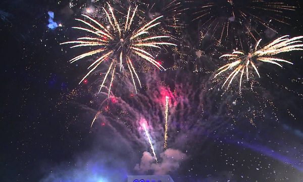 Kjo komunë ndalon fishekzjarrjet prej 25 dhjetorit deri më 1 janar, përjashtim 1 orë për Vitin e Ri