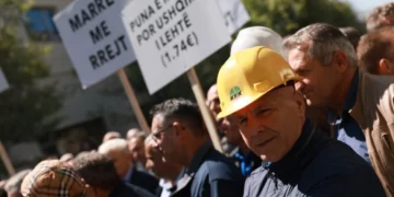Pas protestave, aprovohet rritja e pagave për punëtorët e KEK-ut