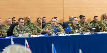 Komandanti i KFOR-it rikonfirmon angazhimin për sigurinë në Kosovë