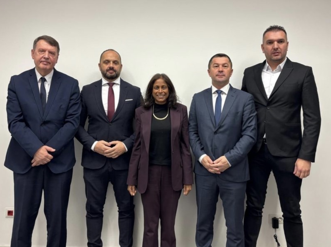 Prattipati takohet me kryetarët e komunave në veri: Presim qeverisje transparente