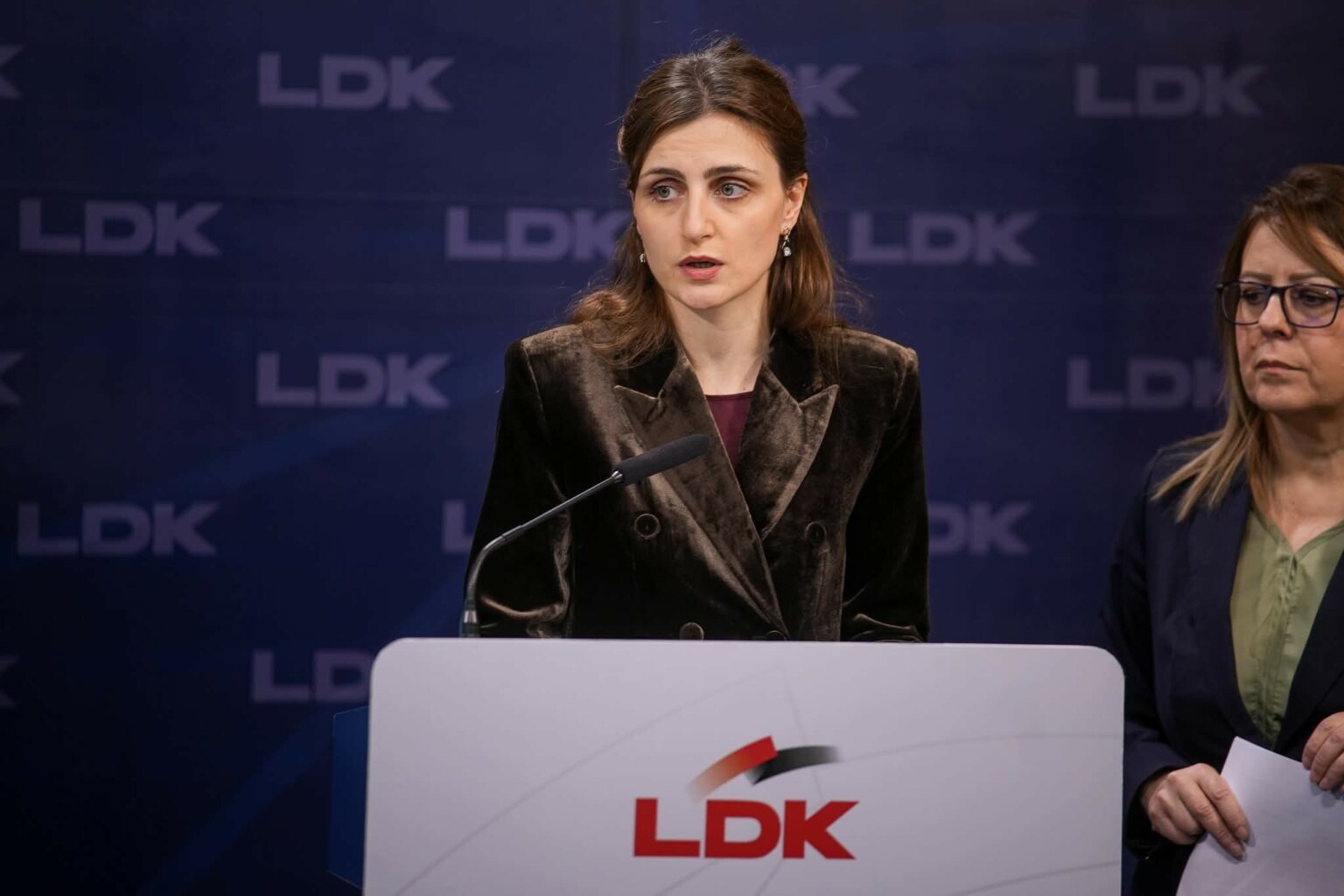 Ymeri: 801 euro për megavat vetëm për bartje të energjisë elektrike nga ora 20:00 sonte deri në mesnatë nga Maqedonia e Veriut