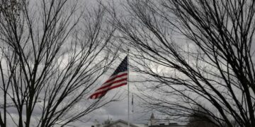 Shtëpia e Bardhë urdhëron ushtrinë të përqendrohet në ‘karantinën’ e naftës së Venezuelës