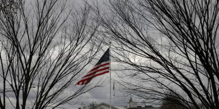Shtëpia e Bardhë urdhëron ushtrinë të përqendrohet në ‘karantinën’ e naftës së Venezuelës