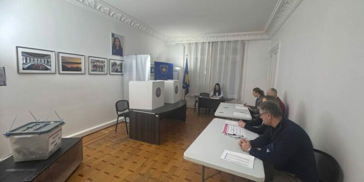 KQZ: Mbi 7 mijë mërgimtarë votuan deri në orën 13:00