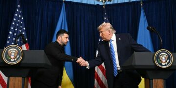 Zelensky: Le të vijë Trump në Ukrainë, por me fluturim direkt