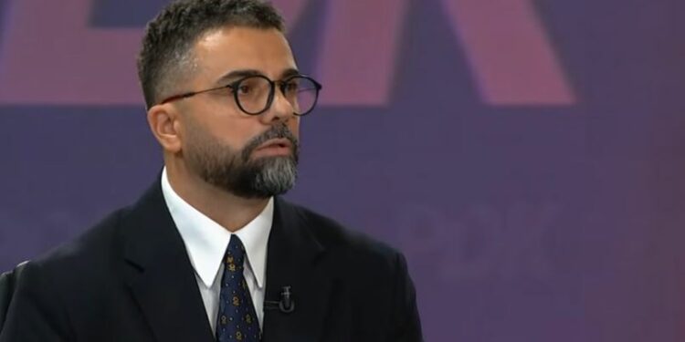 “Nuk kemi vija të kuqe”, Habit me deklaratën Artan Behrami: Mjaft është ndarë shoqëria në kategori deri sot