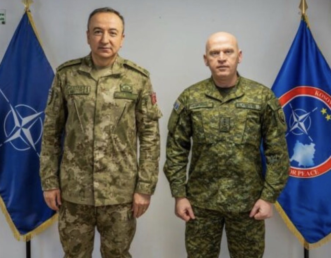 Komandanti i KFOR-it e pret në takim komandantin e FSK-së, flasin për situatën e sigurisë
