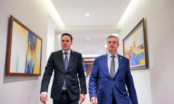 Hargreaves për takimin me Abdixhikun: Diskutuam për formimin e shpejtë të institucioneve pas 28 dhjetorit