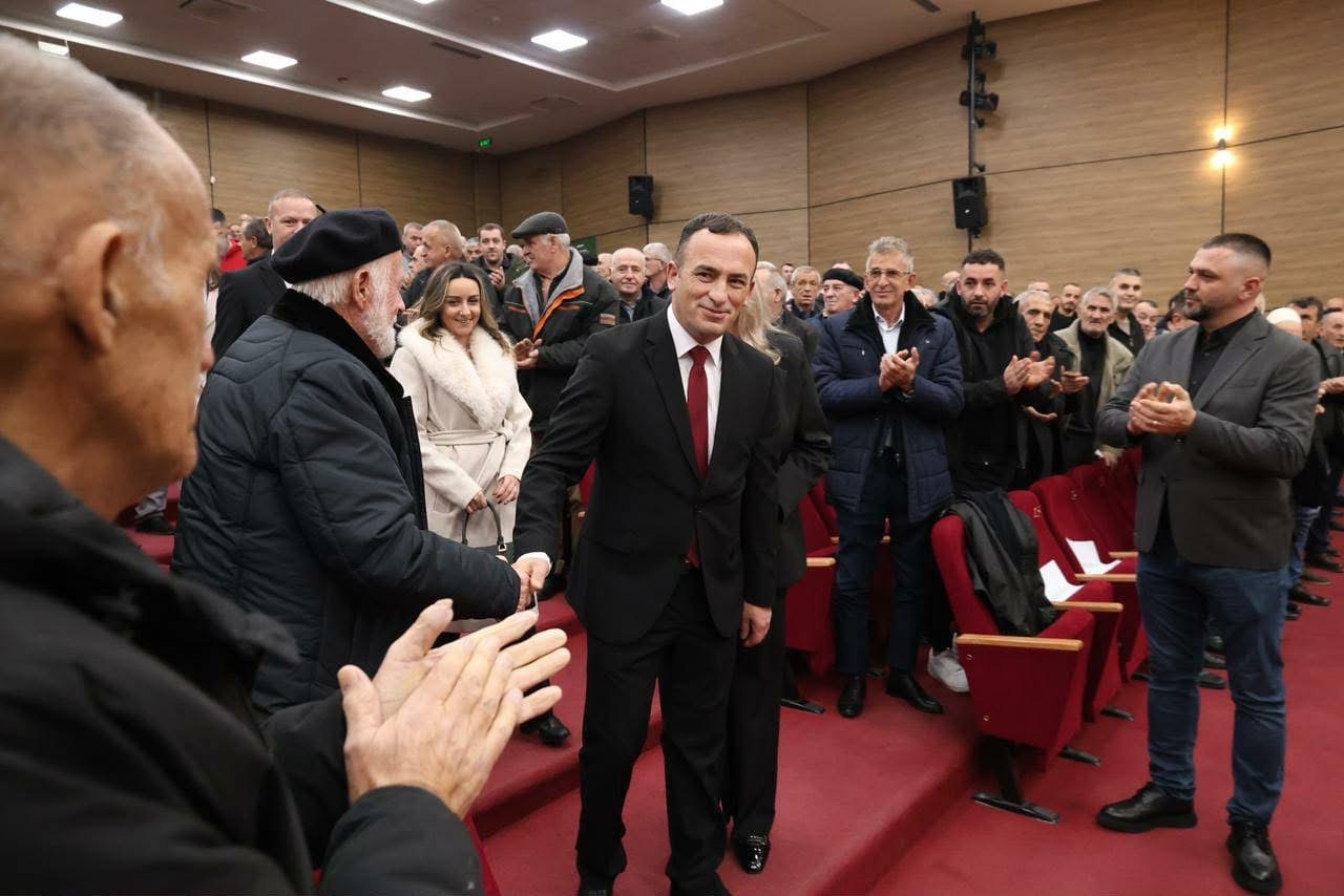 Pas betimit si kryetar i Obliqit, Thaçi premton punë çdo ditë, me integritet dhe me vendosmëri!