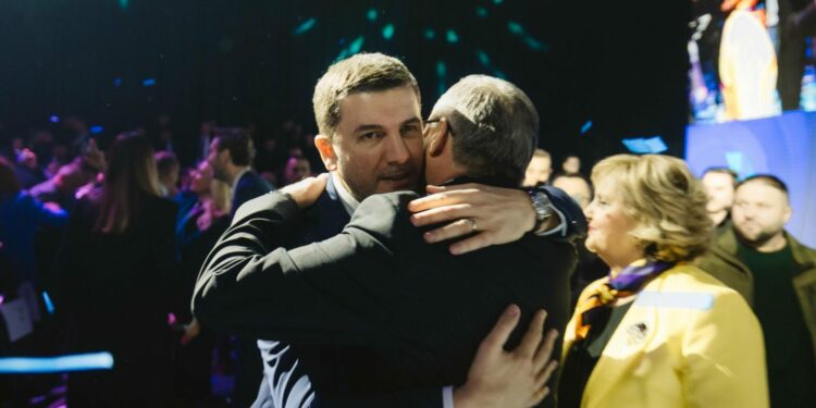 Memli Krasniqi: Bashkë, përpara, me Bedri Hamzën