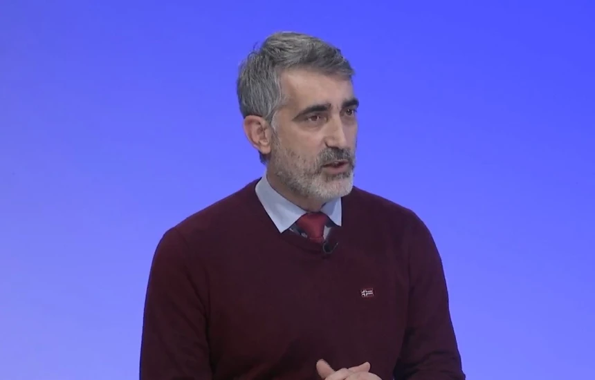 Lahu zbulon të pathënat për garën e tij në ZRRE – “Kurti më tha ku dashte me shku në ZRRE pa lejen e kryeministrit?”