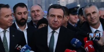 Kurti polemizon me gazetaren serbe: S’ka kryeministër të Republikës së Kosovës që ka folur serbisht më shumë se unë