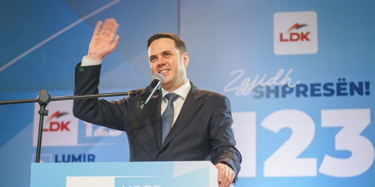 Abdixhiku: Kjo qeveri ka vjedhur, ndarë tenderë dhe kapur ndërmarrje në WhatsApp