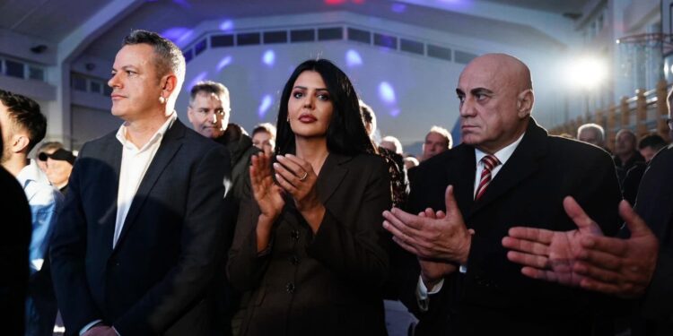 36-shja e LDK-së, Rrezarta Krasniqi merr përkrahje në Rahovec e Gjakovë: Entuziazmi i qytetarëve anembanë Kosovës për Lidhjen Demokratike të Kosovës është i jashtëzakonshëm