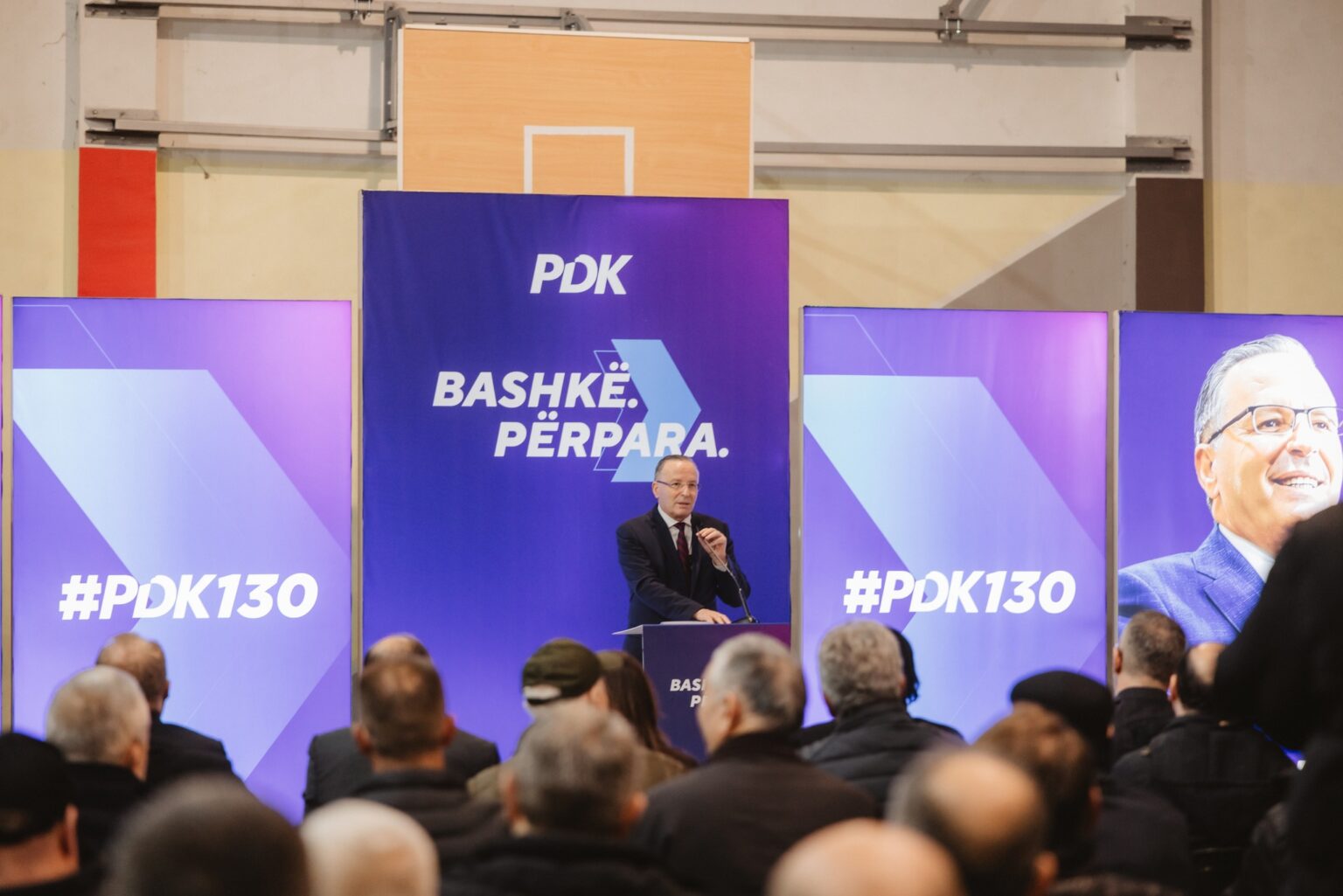 Bedri Hamza: Çmimet u rritën e rryma u shtrenjtua, por pagat mbetën të njëjta