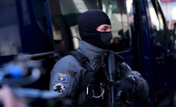 Ky është ish-ministri i arrestuar nga aksioni Polici-AKI – konfiskohen edhe tri vetura