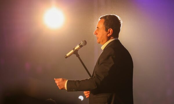 Statistika me autobusa e stadiume, Kurti thotë se i ka punësuar 85 mijë njerëz për 4 vje