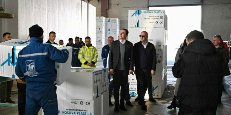 Kurti: Mbështetje për bizneset prodhuese në Kosovë