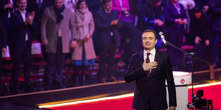 Albin Kurti falënderon qytetarët pas fitores bindëse: Jeni aq shumë sa shumicës nuk ua njohim e dimë emrin