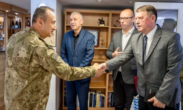 KFOR njofton se Komandanti Ulutas i ka pritur në Film City krerët e Listës Srpska