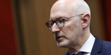 Ambasadori francez: Duhet një qeveri me të cilën mund të punonim për Planin e Rritjes, Dialogun me Serbinë, zhvillimin e Kosovës