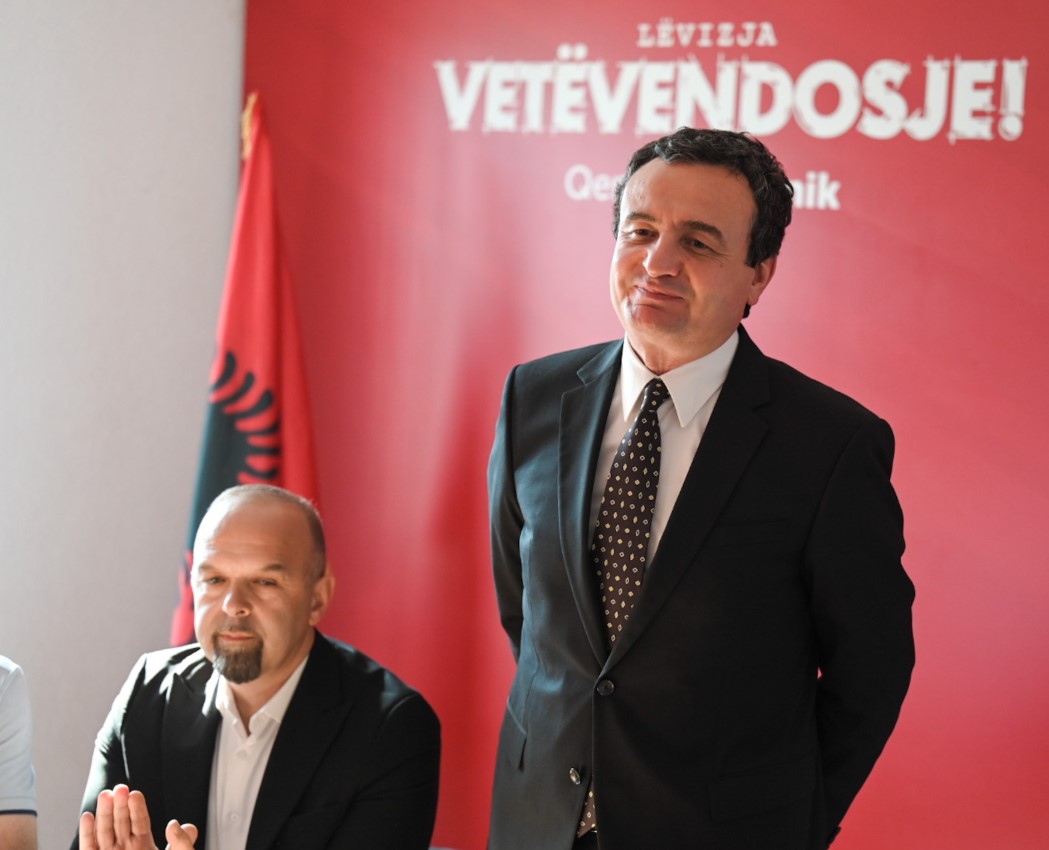 Përçarje e VV’së në Kaçanik- Ish-deputeti mbeti jashtë listës, s’flet hiç fort fjalë të mira për Jeton Rakën