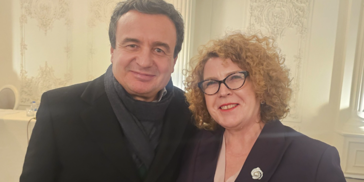 Rozeta Hajdari me një shkrim falënderues për Kurtin një ditë para se të dalë para gjyqit për rezervat shtetërore