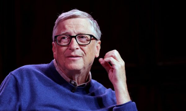 Bill Gates: Inteligjenca artificiale është një flluskë, por do të transformojë botën