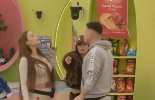 “Shko shërohu, merri qetësuesit”, eskalon debati mes Labit dhe Fjollës