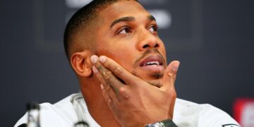Nigeri: Boksieri Anthony Joshua u lëndua në një aksident ku vdiqën dy persona (FOTO)