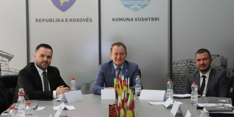 Ferit Idrizi prezanton kabinetin e drejtorëve, Shpetim Zhegrova emërohet Nënkryetar i Komunës