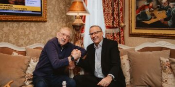 Bedri Hamza takohet me Ambasadorin William Walker në ditët e përkujtimit të Masakrës së Reçakut