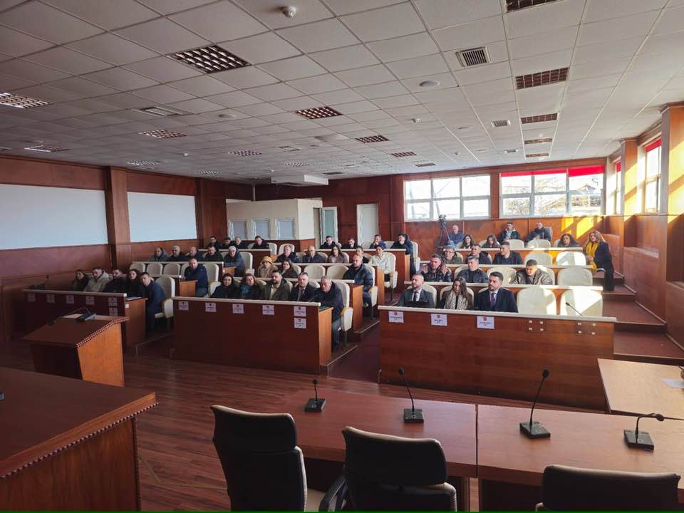 Asamblisti i VV-së kërkon dorëheqjen e Kryetarit të degës: Frikacak, shko në AAK ku e ke vendin