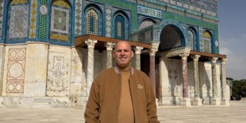 Lladrovci në Xhaminë Al-Aksa: U luta për ata që i japin zor me ligjërata koti dhe hajnat e votës