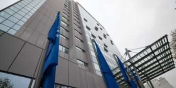 Analistët: Krizat e brendshme dhe Qeveria në detyrë lanë Kosovën pa zë në arenën ndërkombëtare më 2025