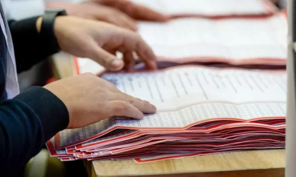 Elezi: Edhe 5 komuna përmbyllin numërimin e votave të kandidatëve për deputetë, Prishtina nesër