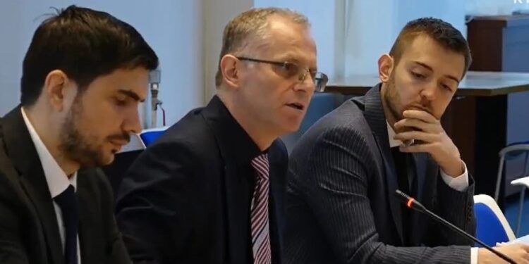 Reagojnë sërish nga kabineti i Bislimit: S’ka pasë kurrfarë takimi me Gjuriqin