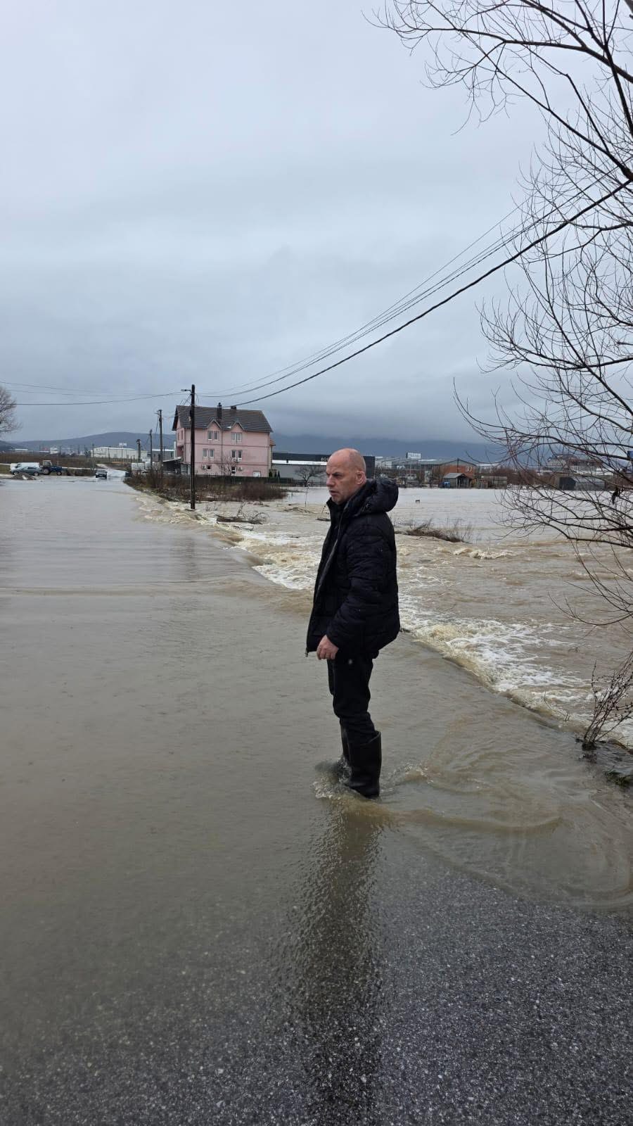 Lladrovci: Vërshimet bllokojnë sërish disa rrugë në Komunën e Drenasit