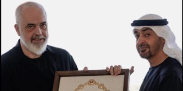 Edi Rama nderohet me medaljen më të lartë të Emirateve të Bashkuara Arabe