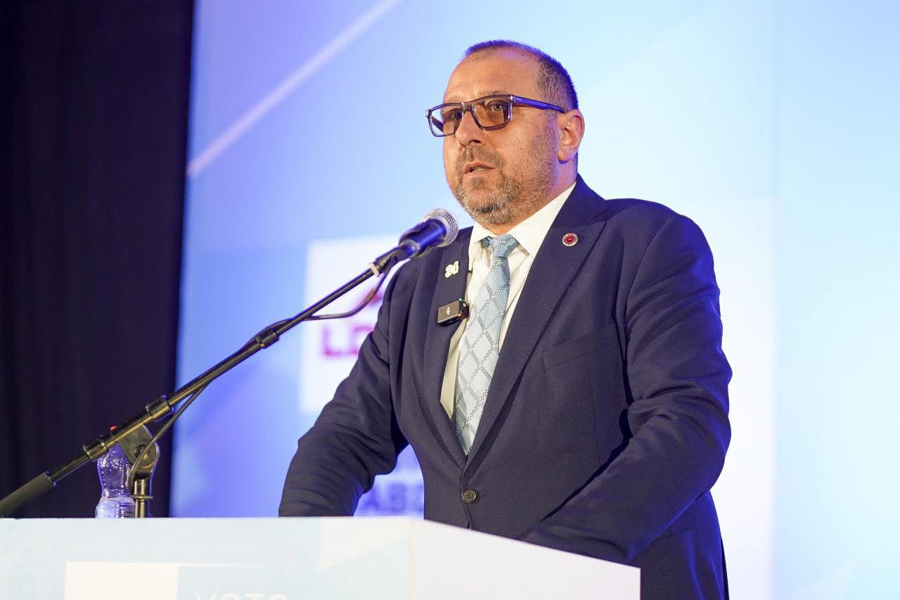 Dushi i LDK-së: Asnjë ‘unë’ nuk qëndron mbi partinë, refuzojmë ndarjen në kampe