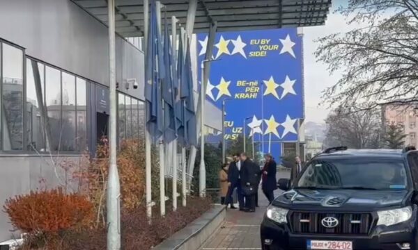 Sorensen arrin në Qeveri